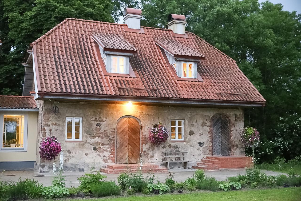 Botique & Spa Hotel Berkenes Manor Ziedkalne Exterior foto